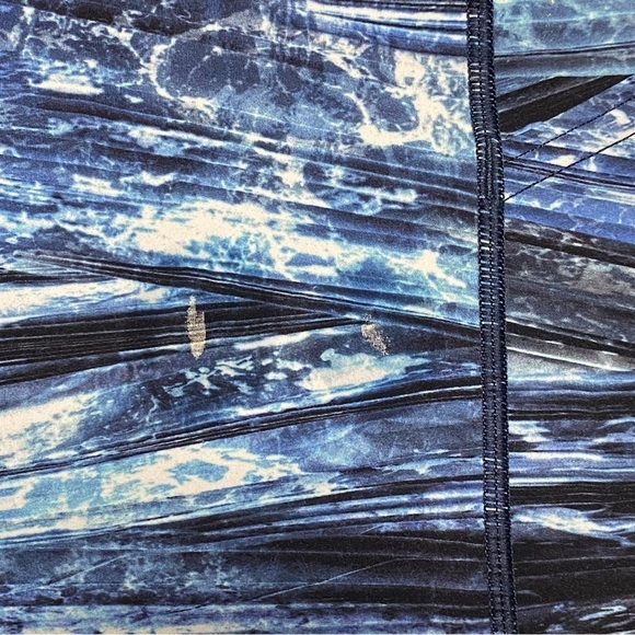 Lululemon Leggings Women’s Size 4 Multi Blue Fast Free Crop II Nulux Shorelines - Picture 14 of 16